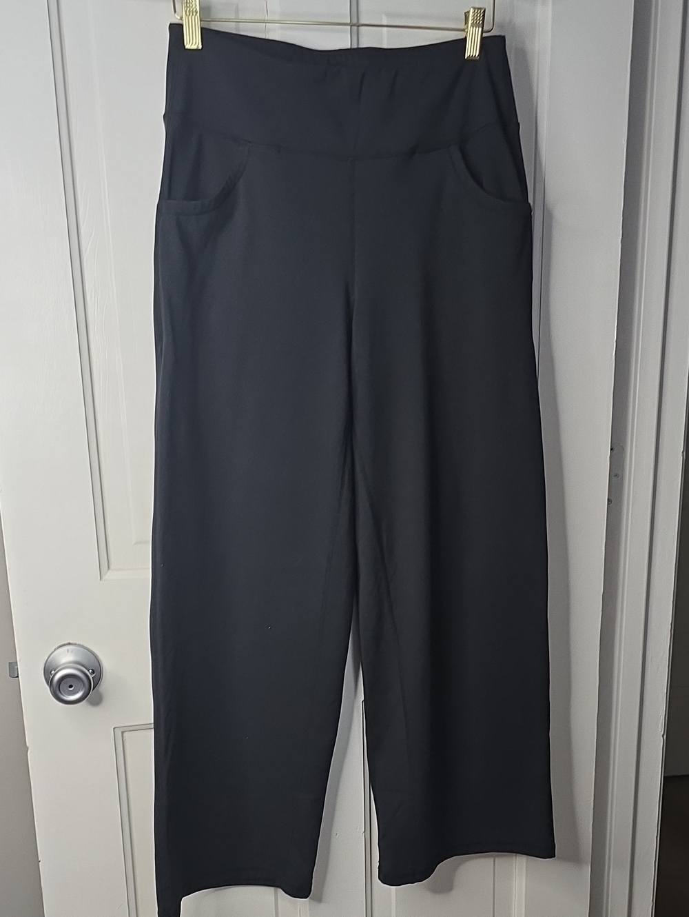 Everyday Black Wide-Leg Pull-On Pants with Front Pockets